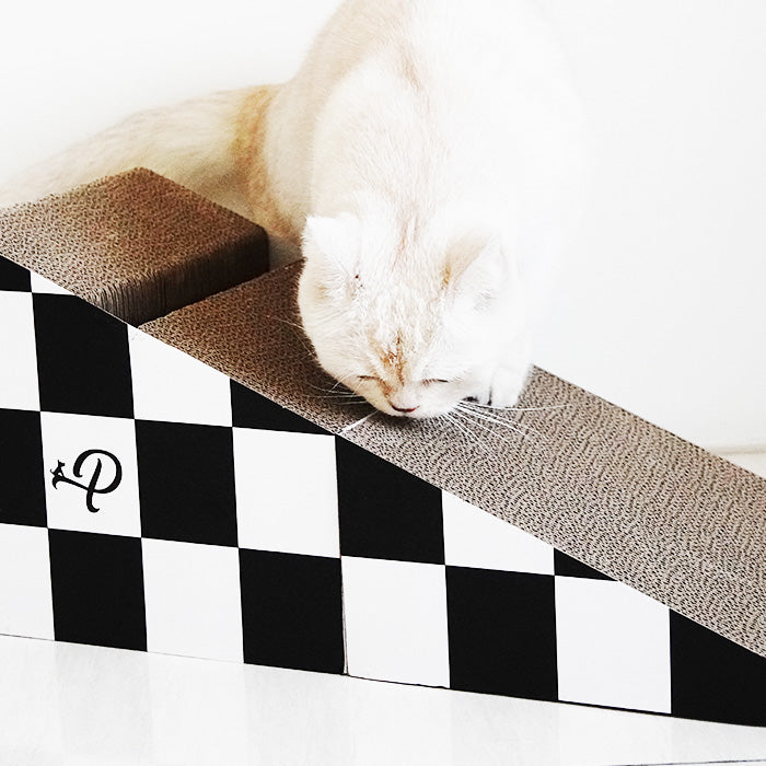 ランプ 猫用 爪とぎ 2WAY ダンボール おもちゃ 運動不足 ストレス解消 キューブ 三角形 高圧縮紙 多頭飼い 猫用品 猫のおもちゃ ねこ ネコ 猫 小型 中型 大型 子猫 老猫 シニア 小動物 RAMP